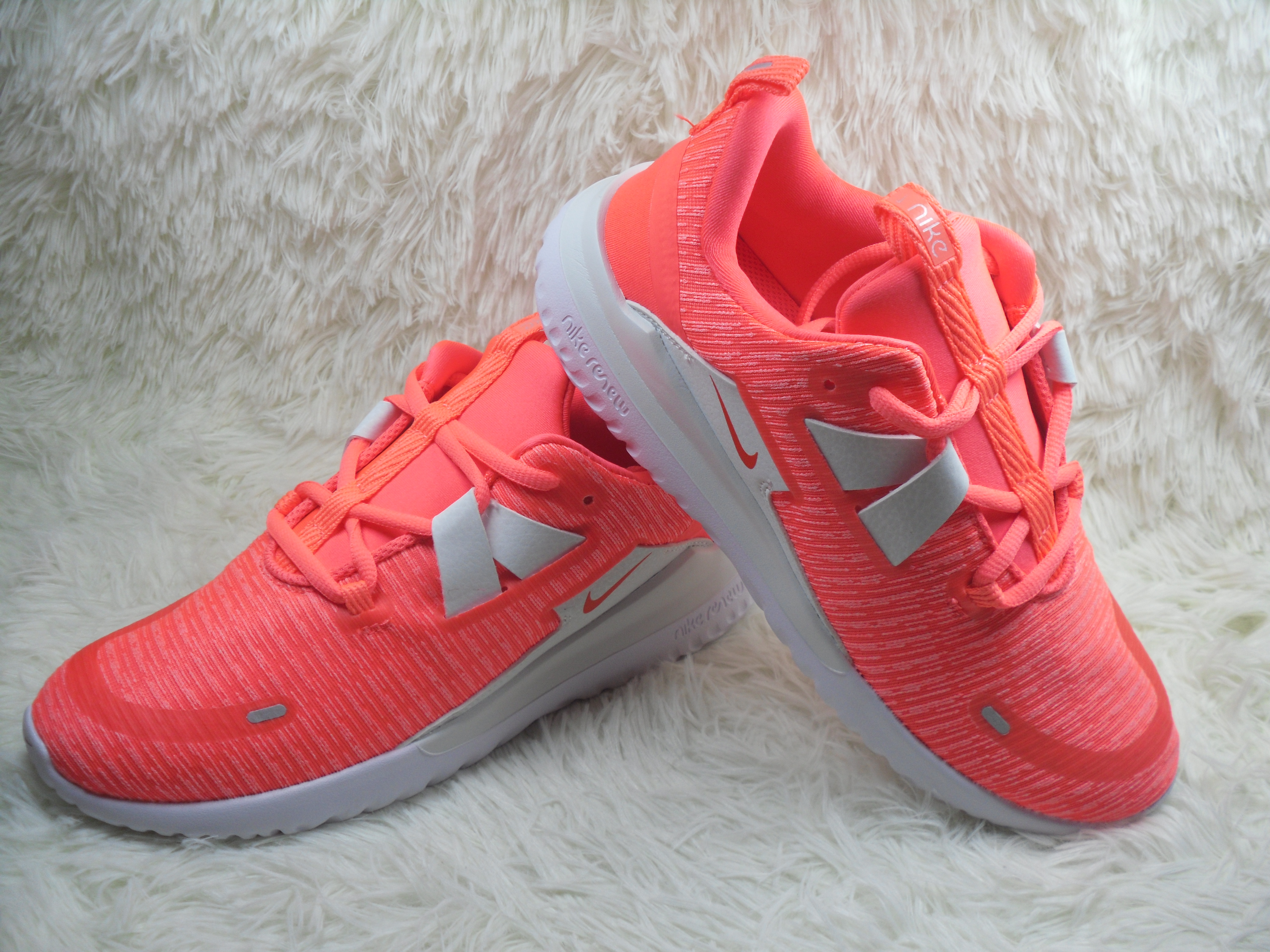 Nike Renew Arena Flyknit Reddish Orange White Running Shoes